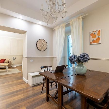 Charming Apartment With Patio A Few Steps From Colosseum Kültér fotó