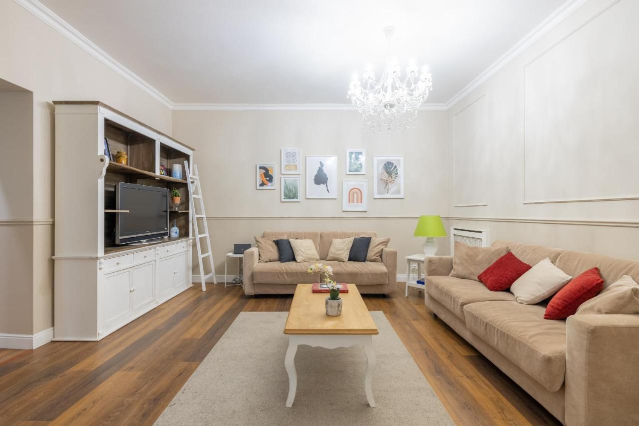 Charming Apartment With Patio A Few Steps From Colosseum Kültér fotó
