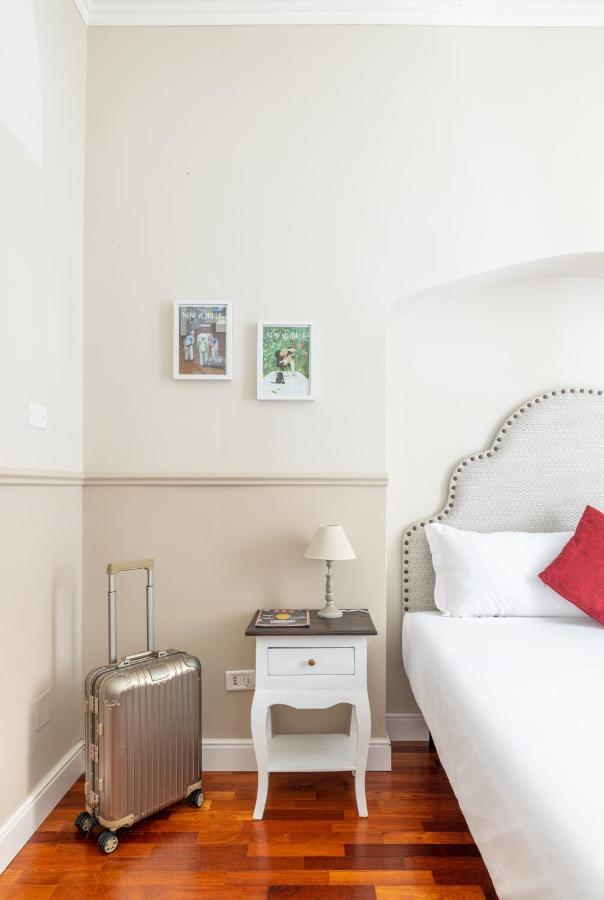 Charming Apartment With Patio A Few Steps From Colosseum Kültér fotó