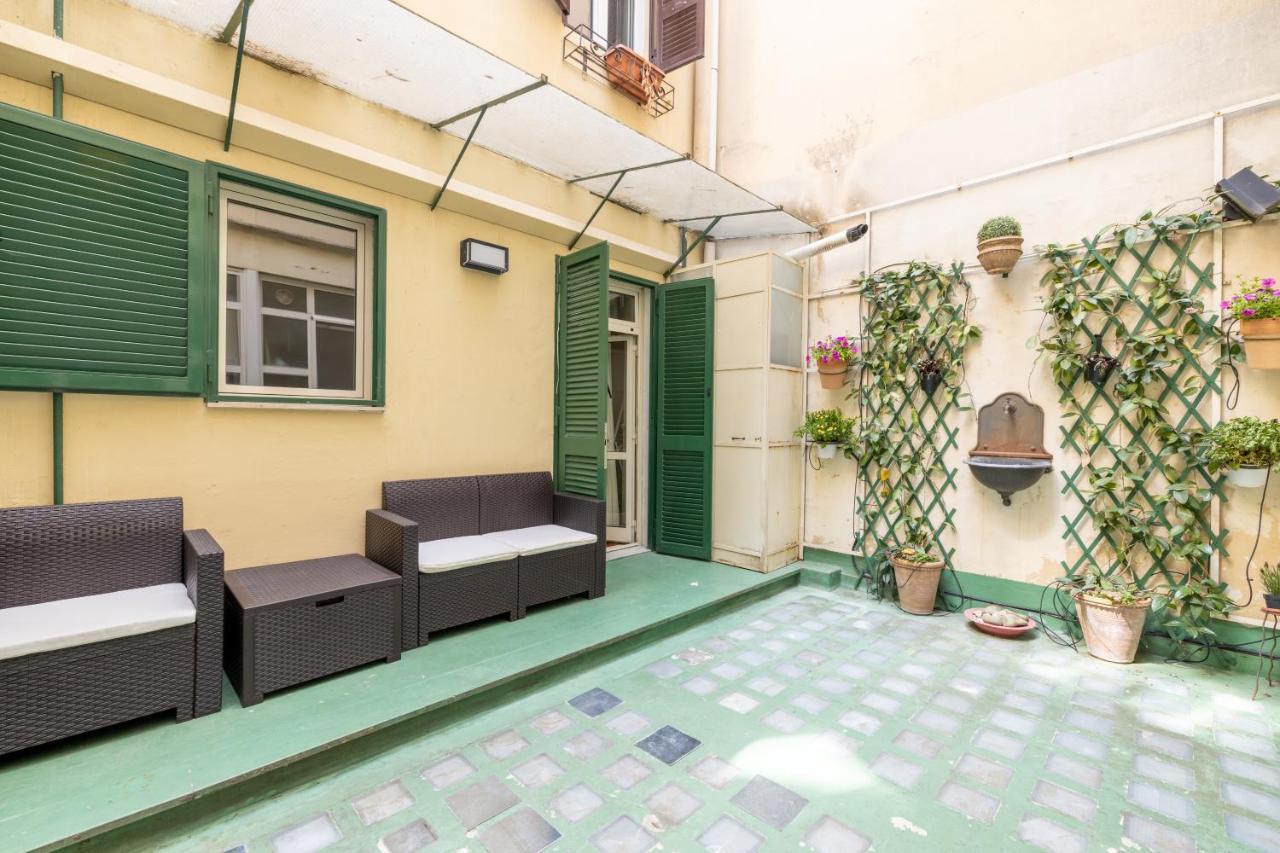 Charming Apartment With Patio A Few Steps From Colosseum Kültér fotó