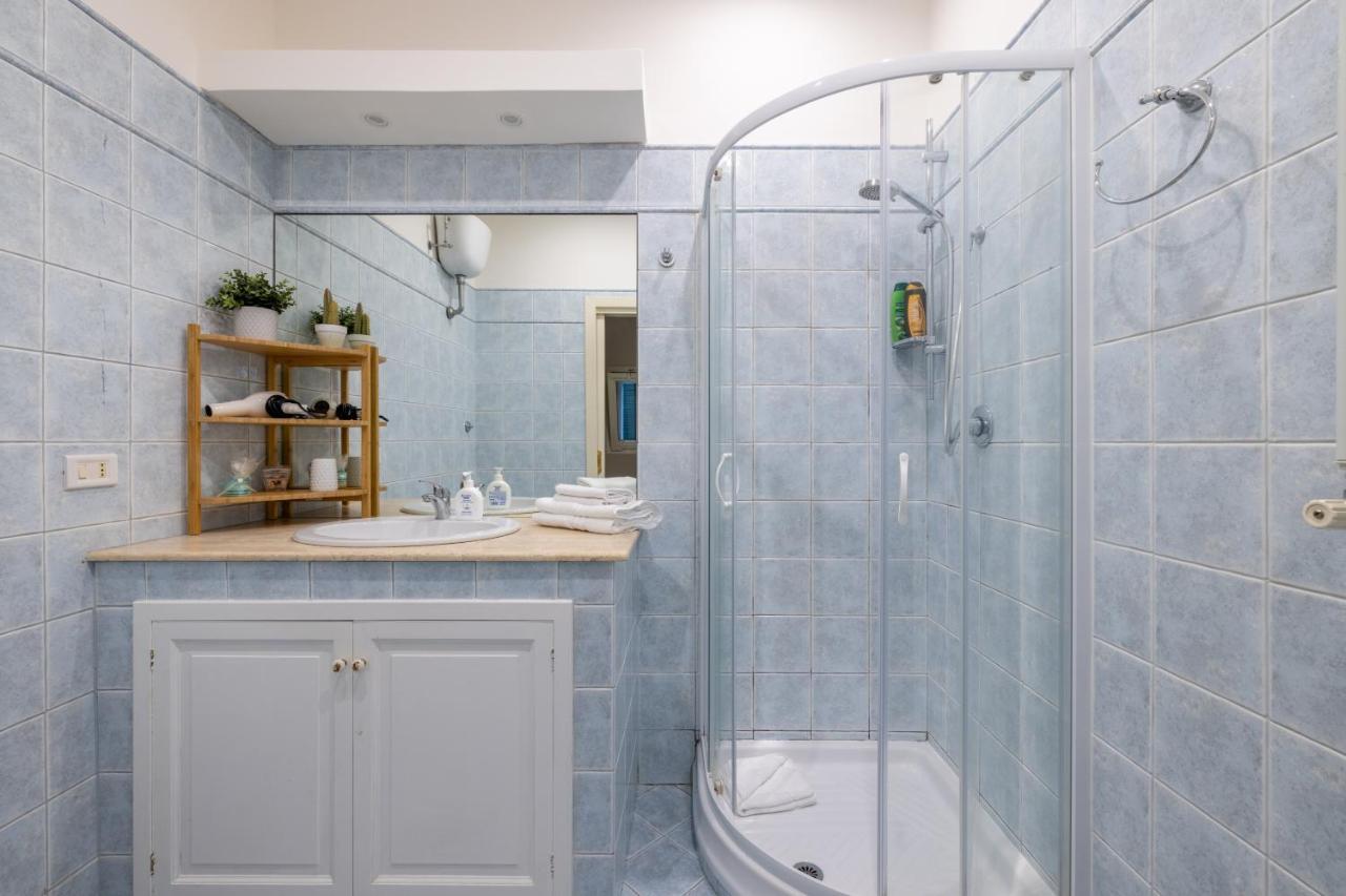 Charming Apartment With Patio A Few Steps From Colosseum Kültér fotó