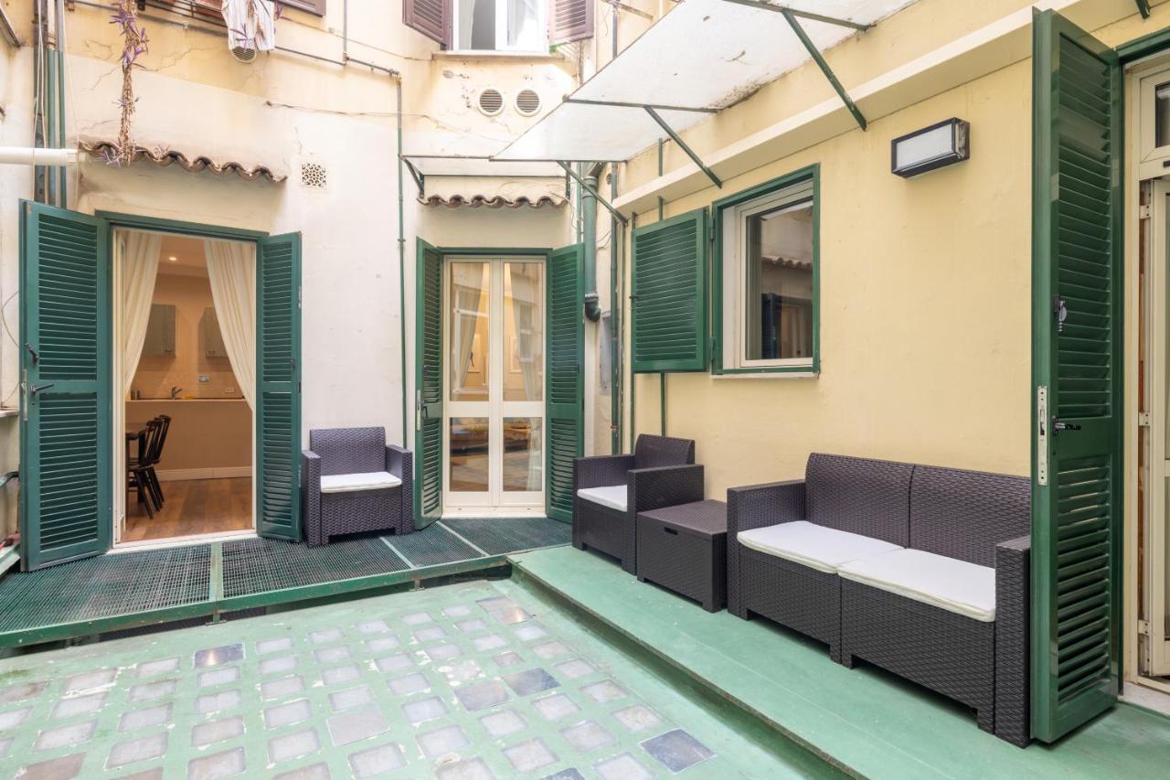 Charming Apartment With Patio A Few Steps From Colosseum Kültér fotó