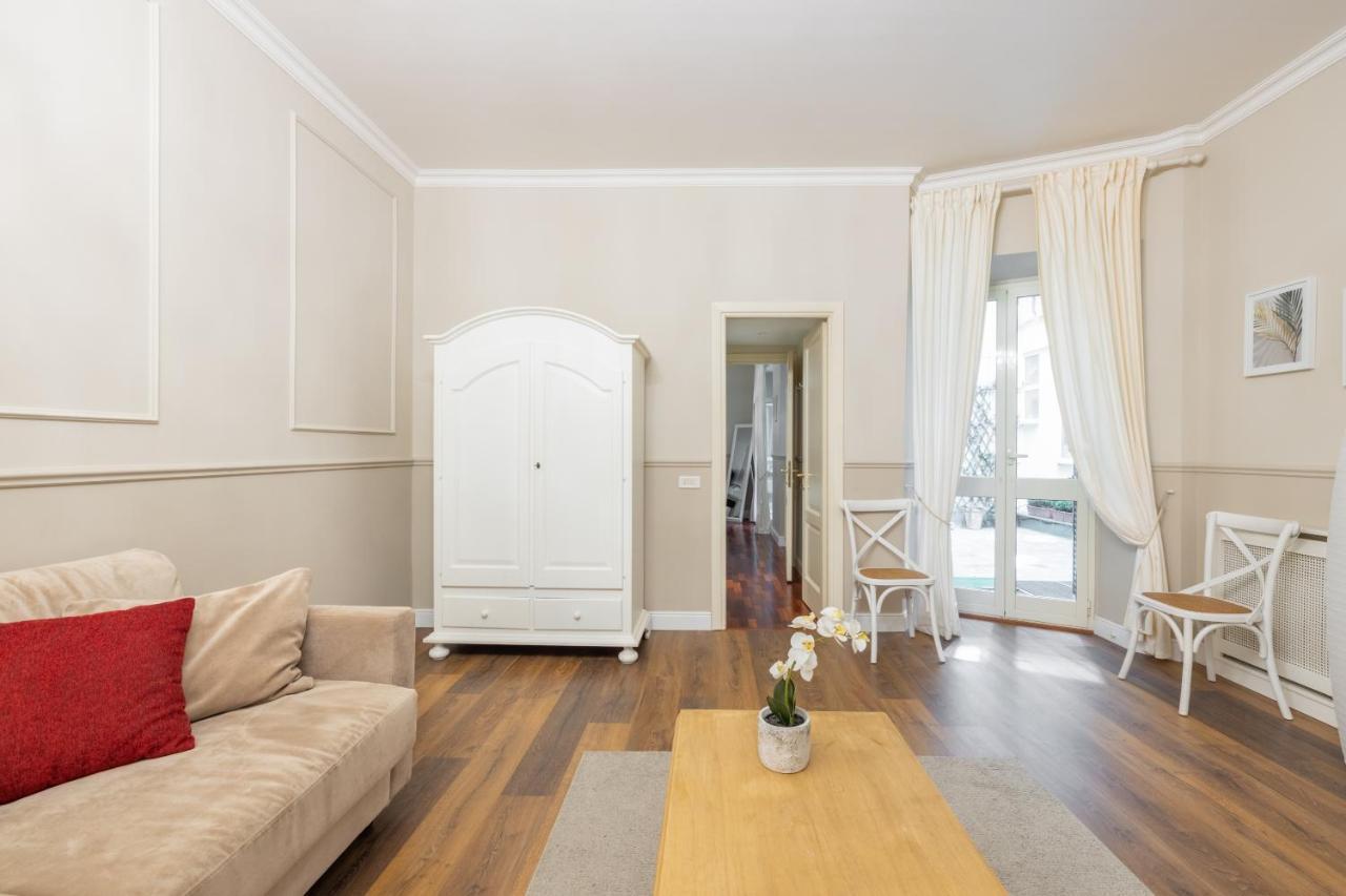 Charming Apartment With Patio A Few Steps From Colosseum Kültér fotó