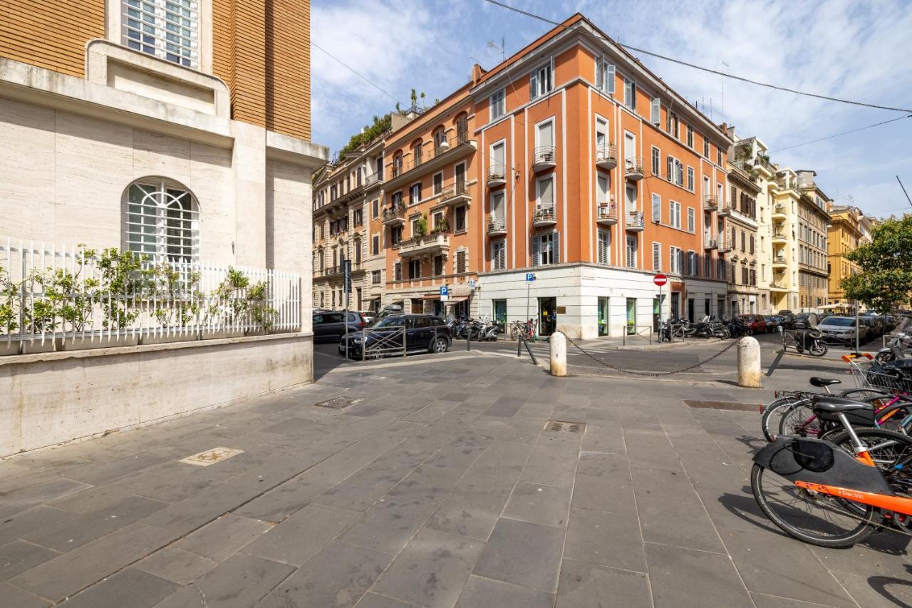 Charming Apartment With Patio A Few Steps From Colosseum Kültér fotó